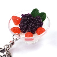 #エルベール チャーム 食品サンプルチャーム  スイーツイチゴ葡萄 KHP-103